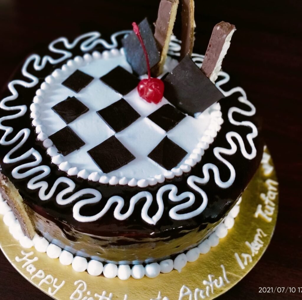 #CakeCrush #InstaCake #SliceOfHeaven #SugarAndSpice #FrostingFever #LayeredLove #DessertDreams #BakedBliss